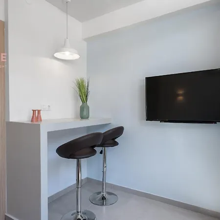 Yellow Door, Nilie Hospitality Mgmt * סלוניקי