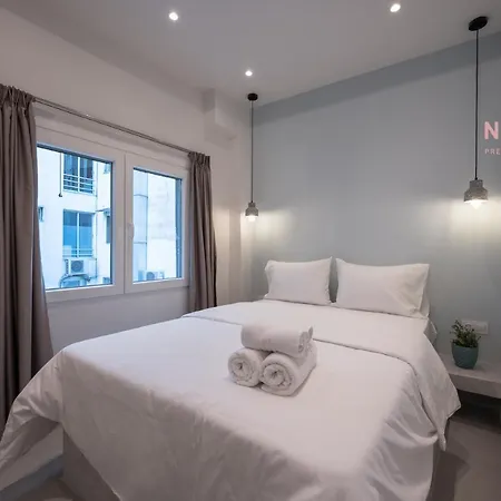 Yellow Door, Nilie Hospitality Mgmt Apartment