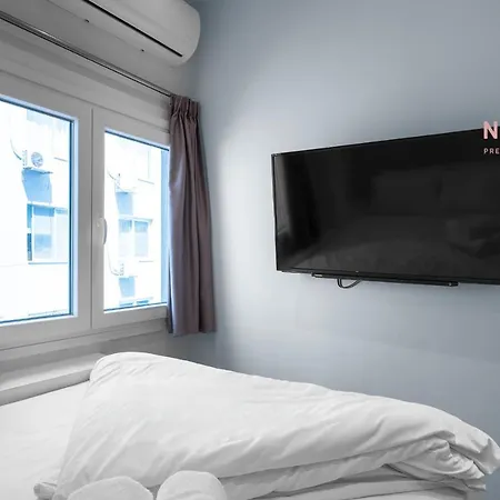 Yellow Door, Nilie Hospitality Mgmt Apartment